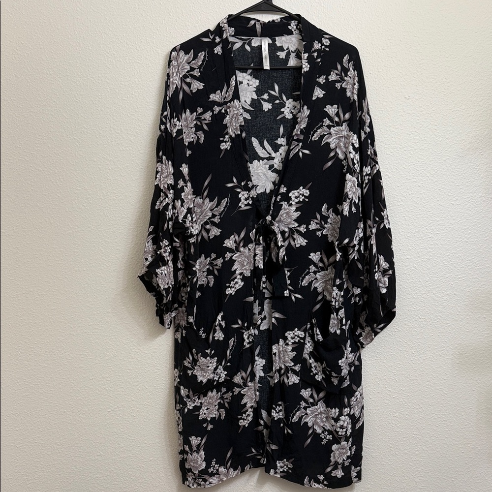 Spiritual Gangster Maya Floral Kimono - Picture 1 of 10